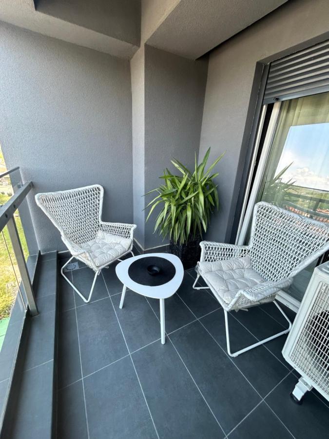 Sandev Apartments Black&White Štip Exterior foto